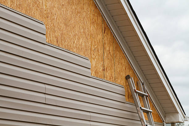 Professional Siding Installation technician working in Simpson, NC